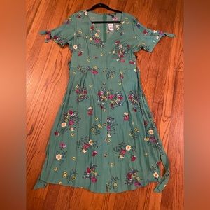 Green Floral Midi Size Large
